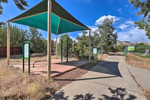 Interior - Romantic Sedona Suite w/ Patio < 1 Mi to Trails (Sedona)