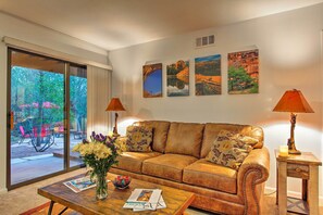 Apartment (1 Bedroom) | Interior - Romantic Sedona Suite w/ Patio < 1 Mi to Trails (Sedona)