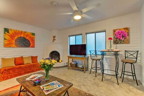 Apartment (1 Bedroom) | Interior - Romantic Sedona Suite w/ Patio < 1 Mi to Trails (Sedona)