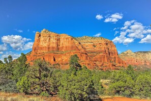 Apartment (1 Bedroom) | Interior - Romantic Sedona Suite w/ Patio < 1 Mi to Trails (Sedona)