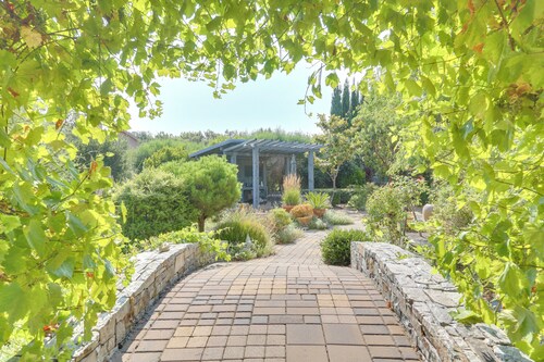 Chic California Escape w/ Pool, Hot Tub & Patio!