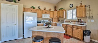Fort Mohave Family Home w/ Golf Course Views!