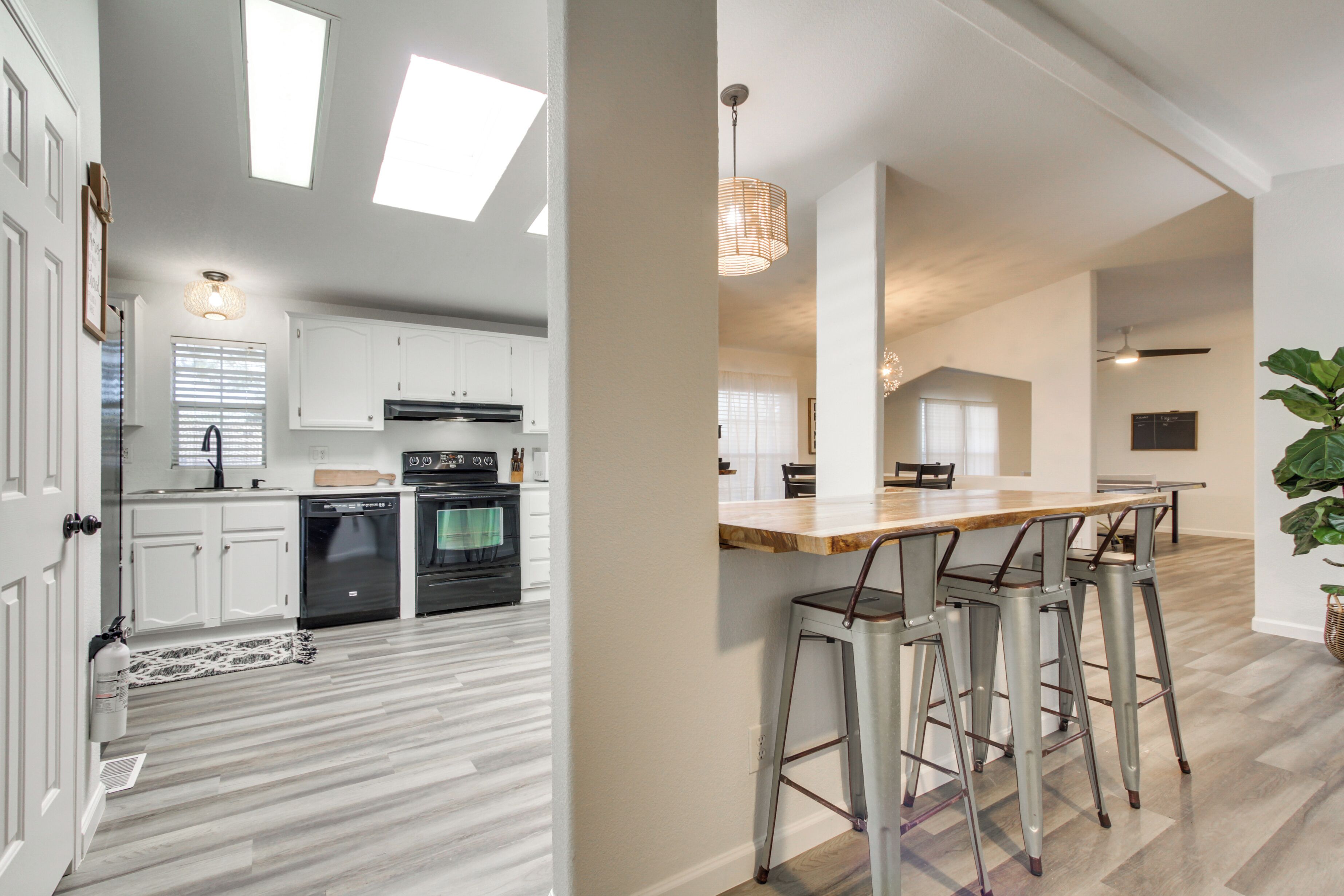 House (4 Bedrooms) | Interior