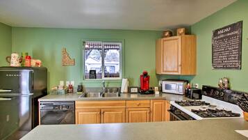 House (2 Bedrooms) | Interior