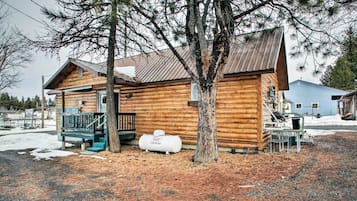 House (2 Bedrooms) | Front of property