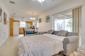 Interior - 2 Mi to Boardwalk: Home w/ Grill in Dania Beach! (Dania Beach)