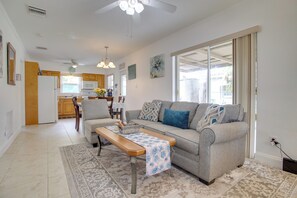 House (2 Bedrooms) | Interior - 2 Mi to Boardwalk: Home w/ Grill in Dania Beach! (Dania Beach)