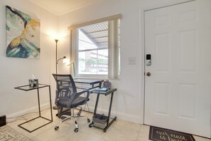 House (2 Bedrooms) | Interior - 2 Mi to Boardwalk: Home w/ Grill in Dania Beach! (Dania Beach)