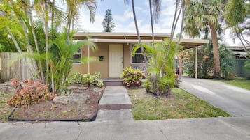 House (2 Bedrooms) | Front of property