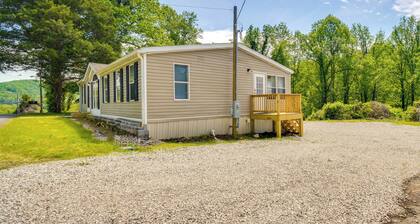 Tennessee Vacation Rental ~ 2 Mi to Windrock Park!