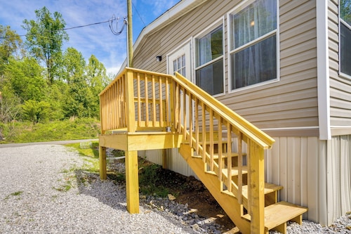 Tennessee Vacation Rental ~ 2 Mi to Windrock Park!