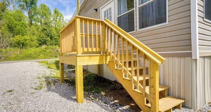 Tennessee Vacation Rental ~ 2 Mi to Windrock Park!