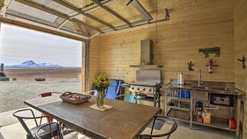 獨棟房屋 (4 Bedrooms) | 室外用餐