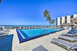 Pool - Oceanfront Bonita Springs Condo w/ Pool Access! (Bonita Springs)