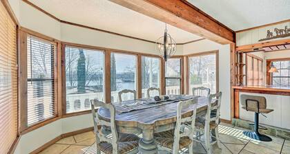 Private Pool: Lakefront Home in Hot Springs!