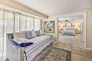 House (3 Bedrooms) | Interior - Private Pool: Lakefront Home in Hot Springs! (Hot Springs)