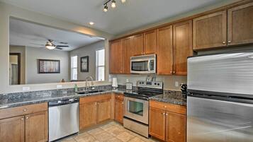 House (2 Bedrooms) | Interior