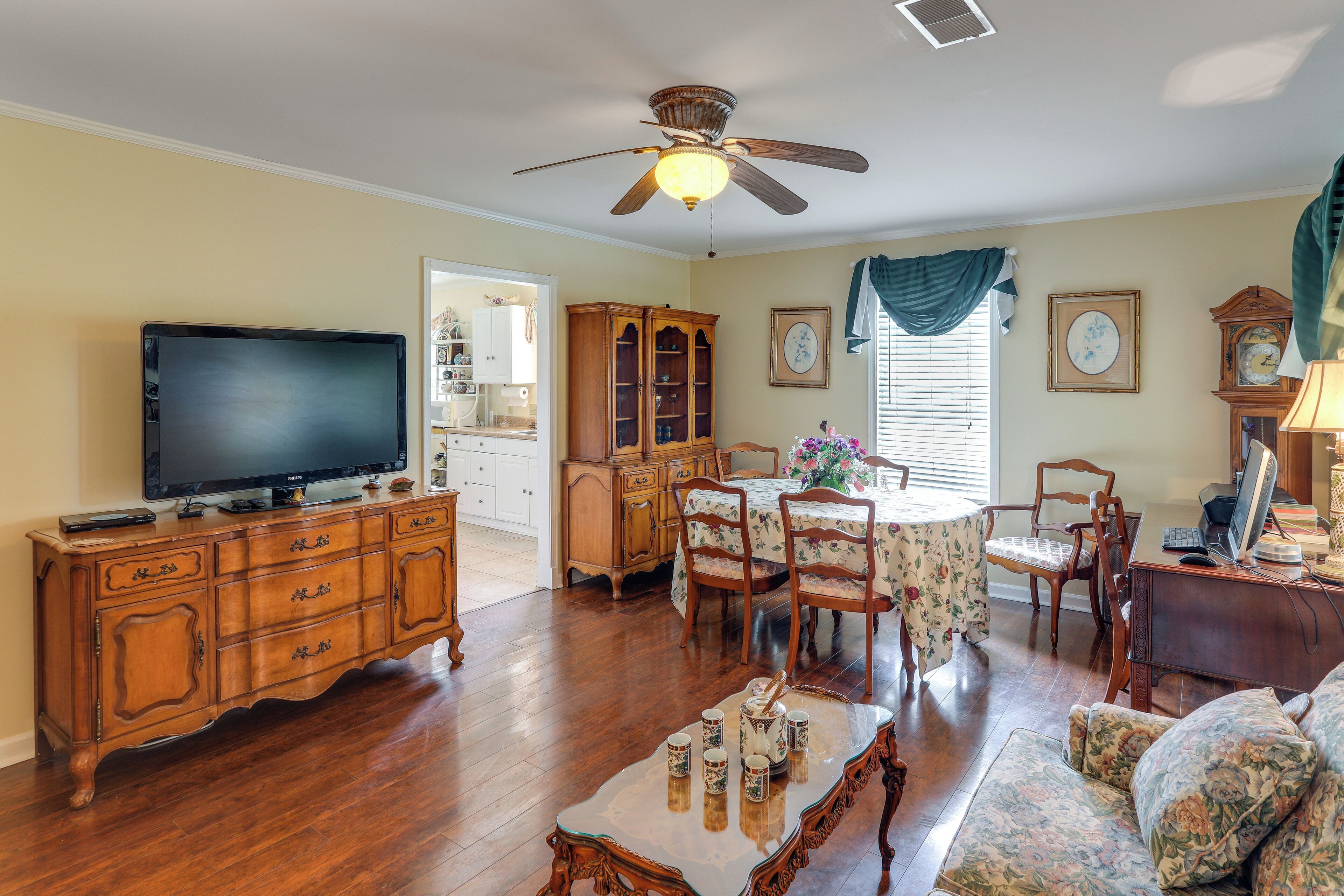 House (2 Bedrooms) | Interior