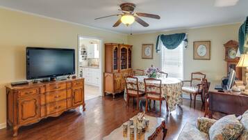 House (2 Bedrooms) | Interior