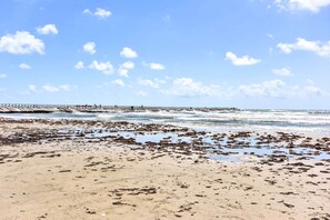 Apartment (3 Bedrooms) | Interior - Waterfront Corpus Christi Townhome w/ Pool & Dock! (Corpus Christi)