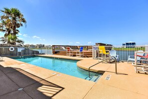 Apartment (3 Bedrooms) | Interior - Waterfront Corpus Christi Townhome w/ Pool & Dock! (Corpus Christi)