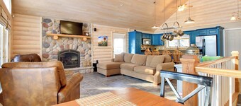 Brainerd Cabin on Camp Lake w/ Boat Slip & Dock!