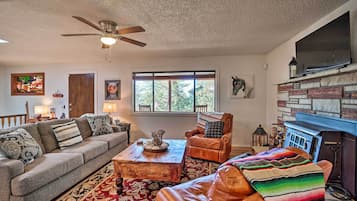 Cottage (2 Bedrooms) | Front of property