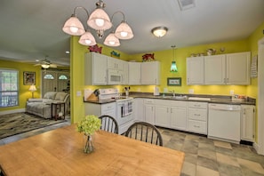 House (2 Bedrooms) | Interior