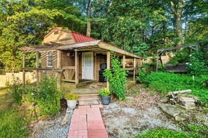 Property grounds - Cozy Studio Cabin < 8 Mi to Barren River Lake (Fountain Run)