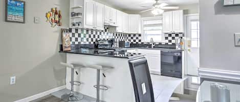 House (2 Bedrooms) | Interior