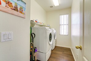 單棟房屋 (4 Bedrooms) | 內部