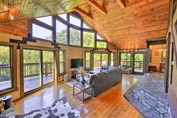 House (2 Bedrooms) | Interior - 9 Mi to Sugar Mountain: Stunning Cabin w/ Views (Banner Elk)