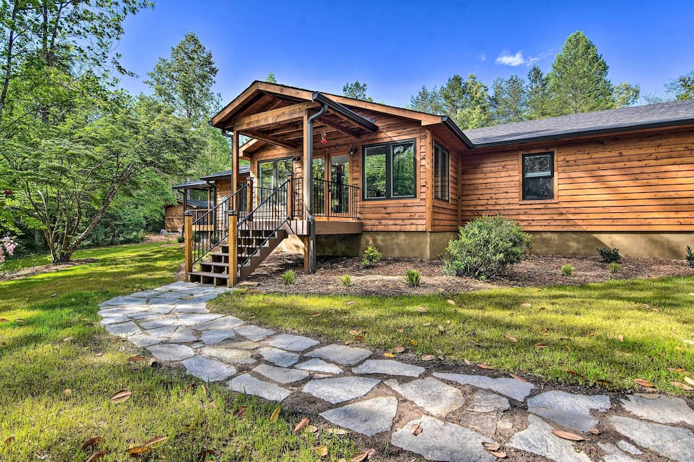 Rustic Sunset Escape on 67 Acres: Outdoor Kitchen - Rocky Bottom, SC