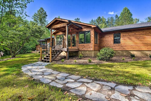 Rustic Sunset Escape on 67 Acres: Outdoor Kitchen