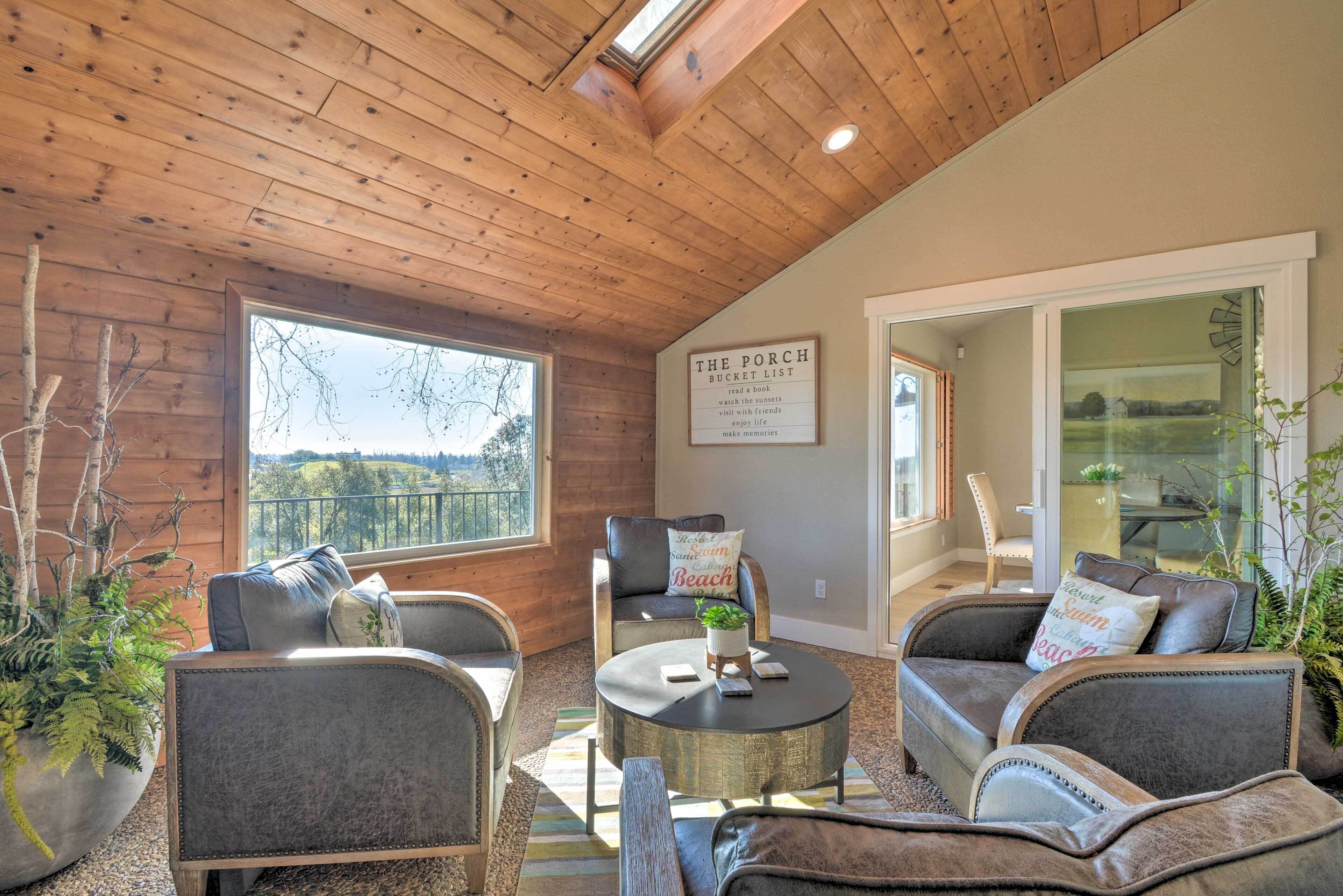 House (4 Bedrooms) | Front of property