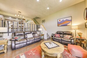 Apartment (3 Bedrooms) | Interior - Ruidoso Golf Condo - Patio & Mountain View! (Ruidoso)