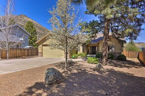 Exterior - 'mount Elden Retreat:' 4 Mi to Dtwn Flagstaff (Flagstaff)