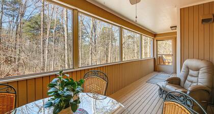 < 1 Mi to Lake: Hot Springs Village Escape w/ Deck