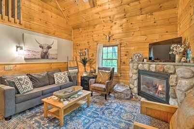 Cozy Retreat w/ Porch & Double JJ Resort Access!