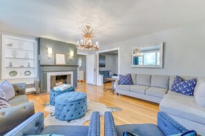 House (5 Bedrooms) | Front of property