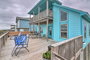Terrace/patio - Oceanfront 'sea Dreams Beach House' by Jetty Park! (Freeport)