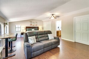 Interior - Bright Lakeside Home w/ Deck: 2 Mi to Rainbow Lake (Lakeside)