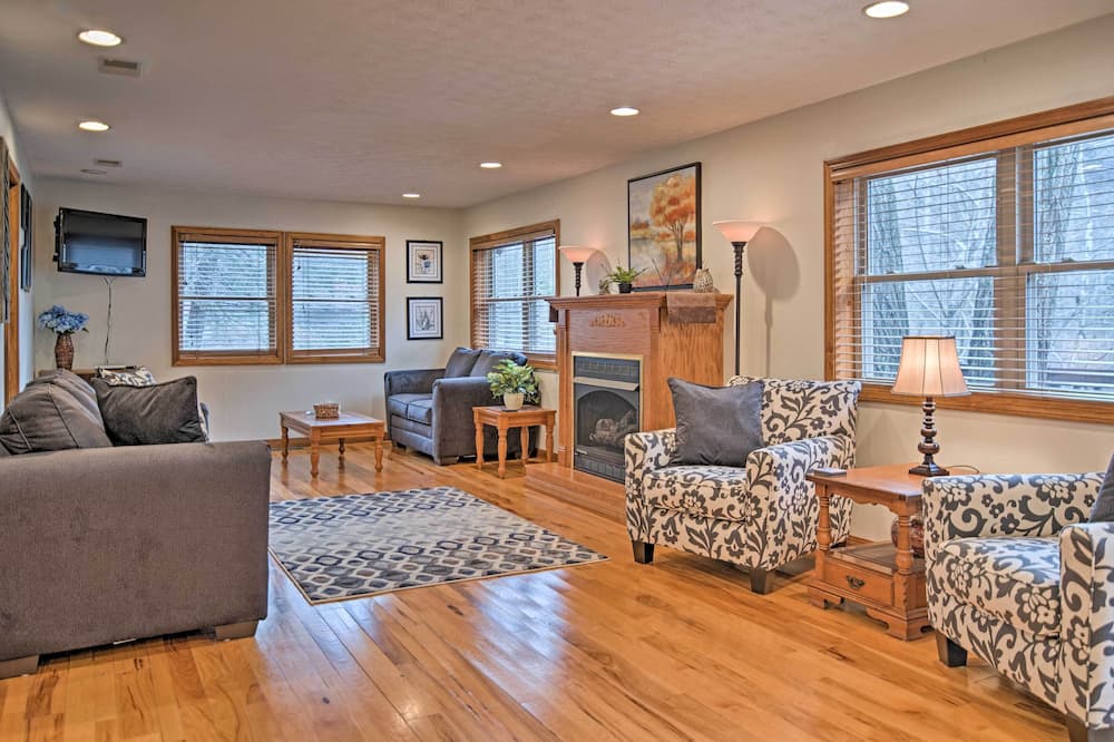 Riverfront Elkins Home w/ Fireplace & Deck! - Job, WV