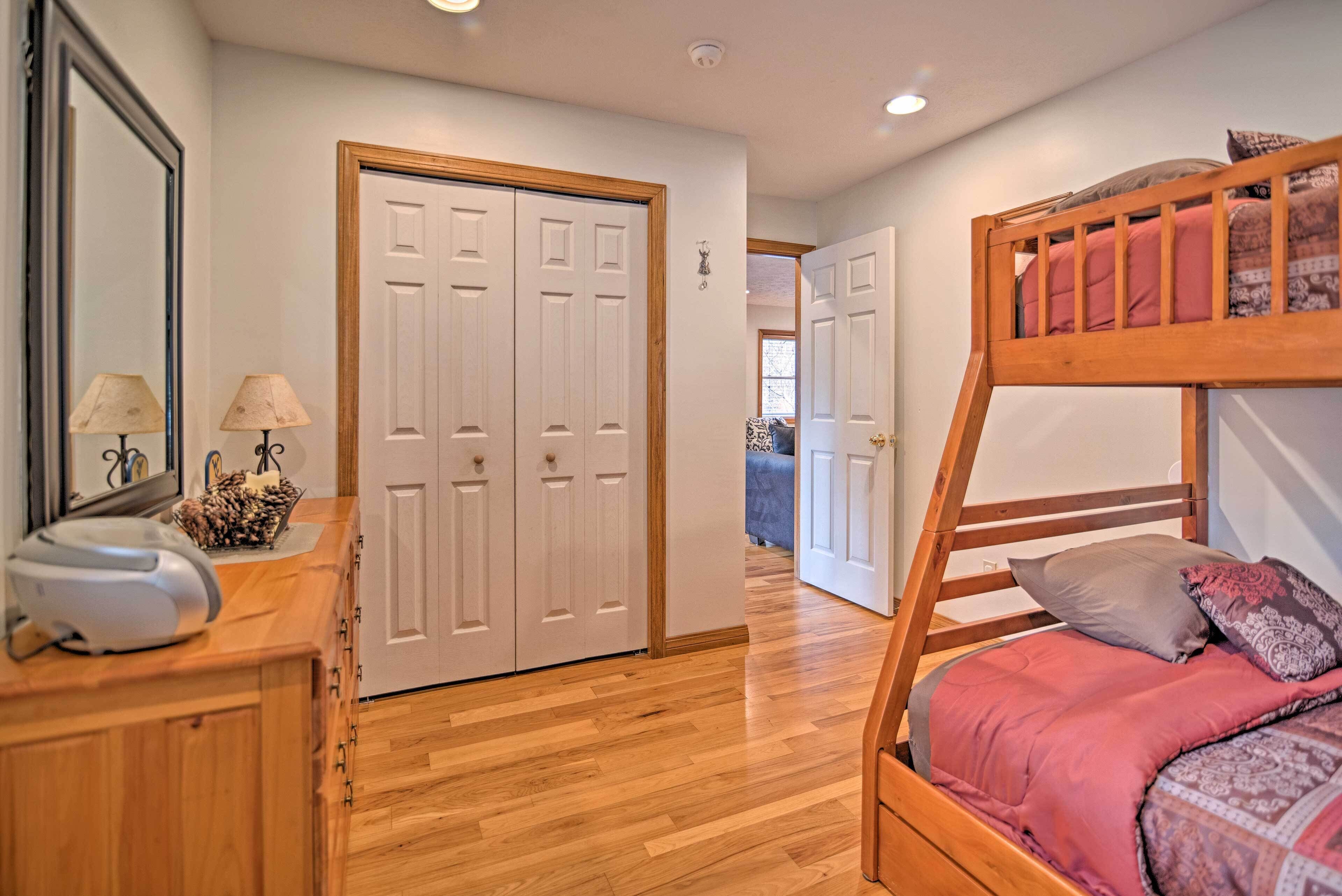House (2 Bedrooms) | Interior