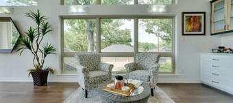 Lakefront Pittsburg Villa w/ Private Pool!