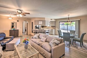 Interior - Lake Havasu City Home w/ Views: 3 Mi to Marina! (Lake Havasu City)