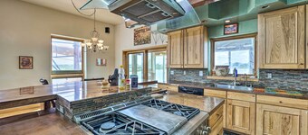Lakefront Country Home w/ Waterslide & Trampoline!