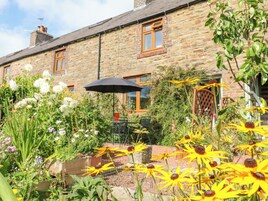 Cottage | Property grounds