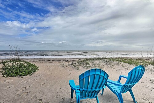 Next to Turtle Preserve: Oceanside Florida Retreat