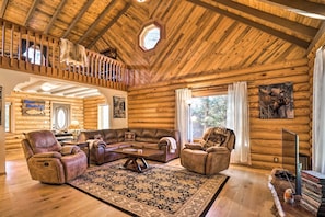 House (4 Bedrooms) | Interior